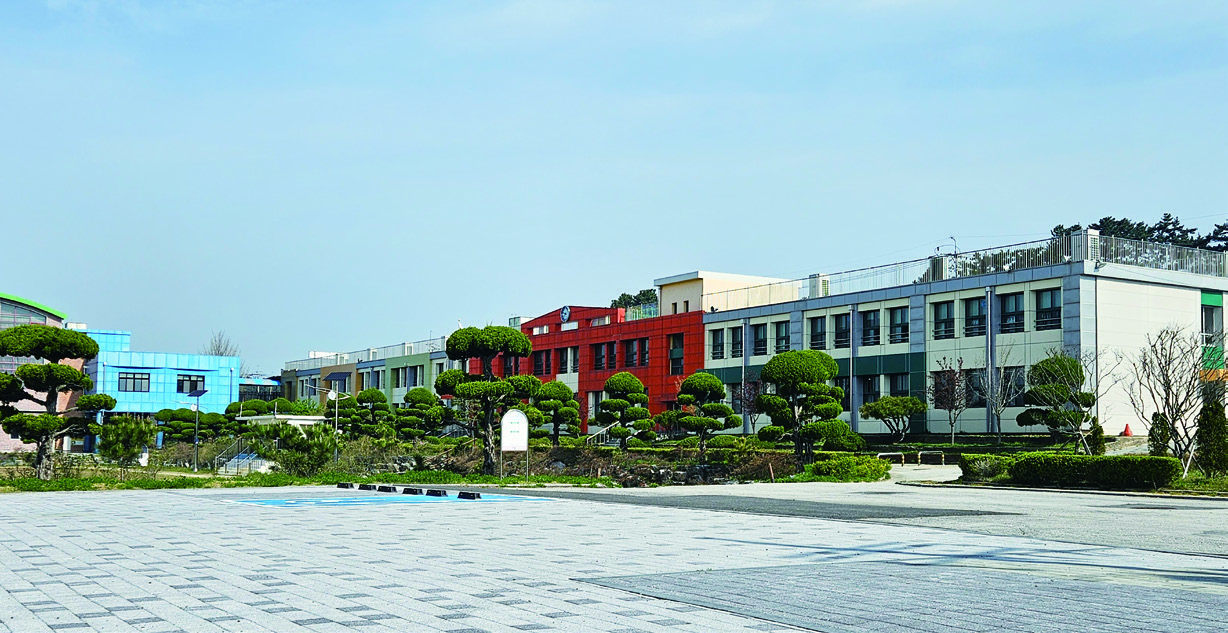 Gunsan Okbong Elementary School